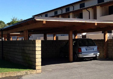 Realizzazione box auto in legno, tettoie in legno per posto auto, garage e coperture in legno