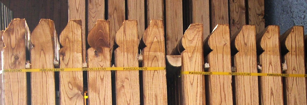 Vendita, lavorazione e produzione di morali per tetti in legno - Piangoli Legno